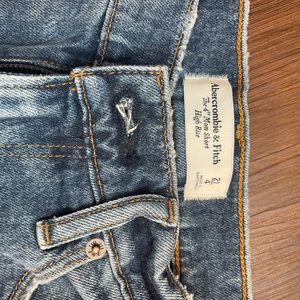 Curve love high rise 4 inch mom short